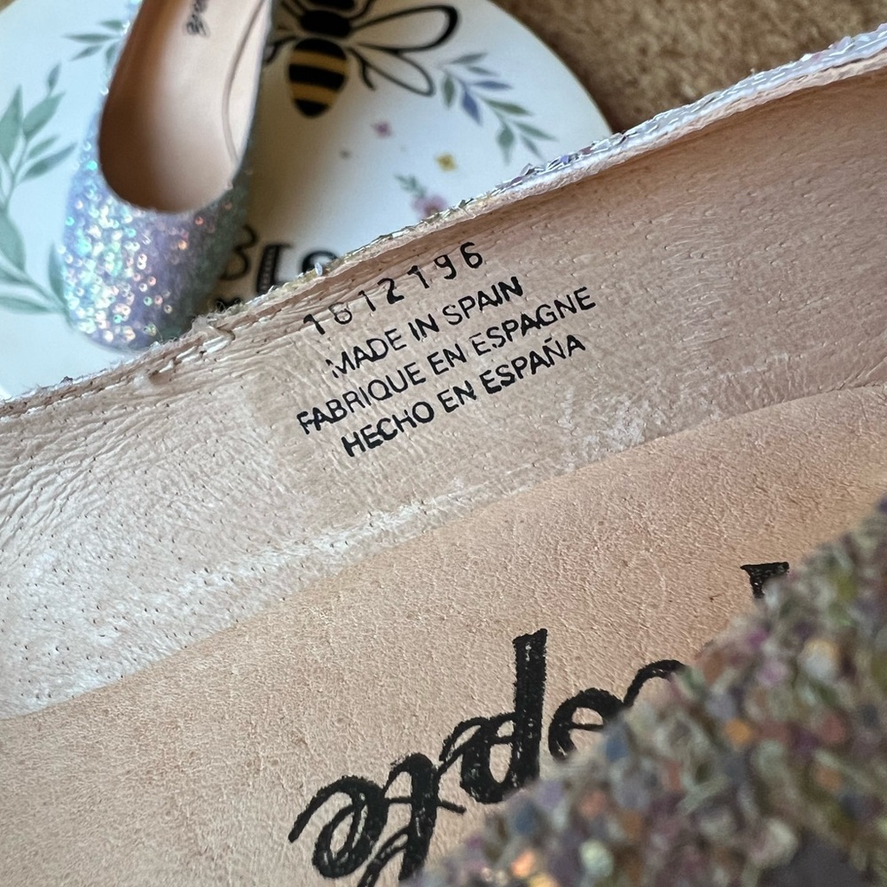 Women’s Free People iridescent glitter block heel shoes size 9. - Picture 12 of 17